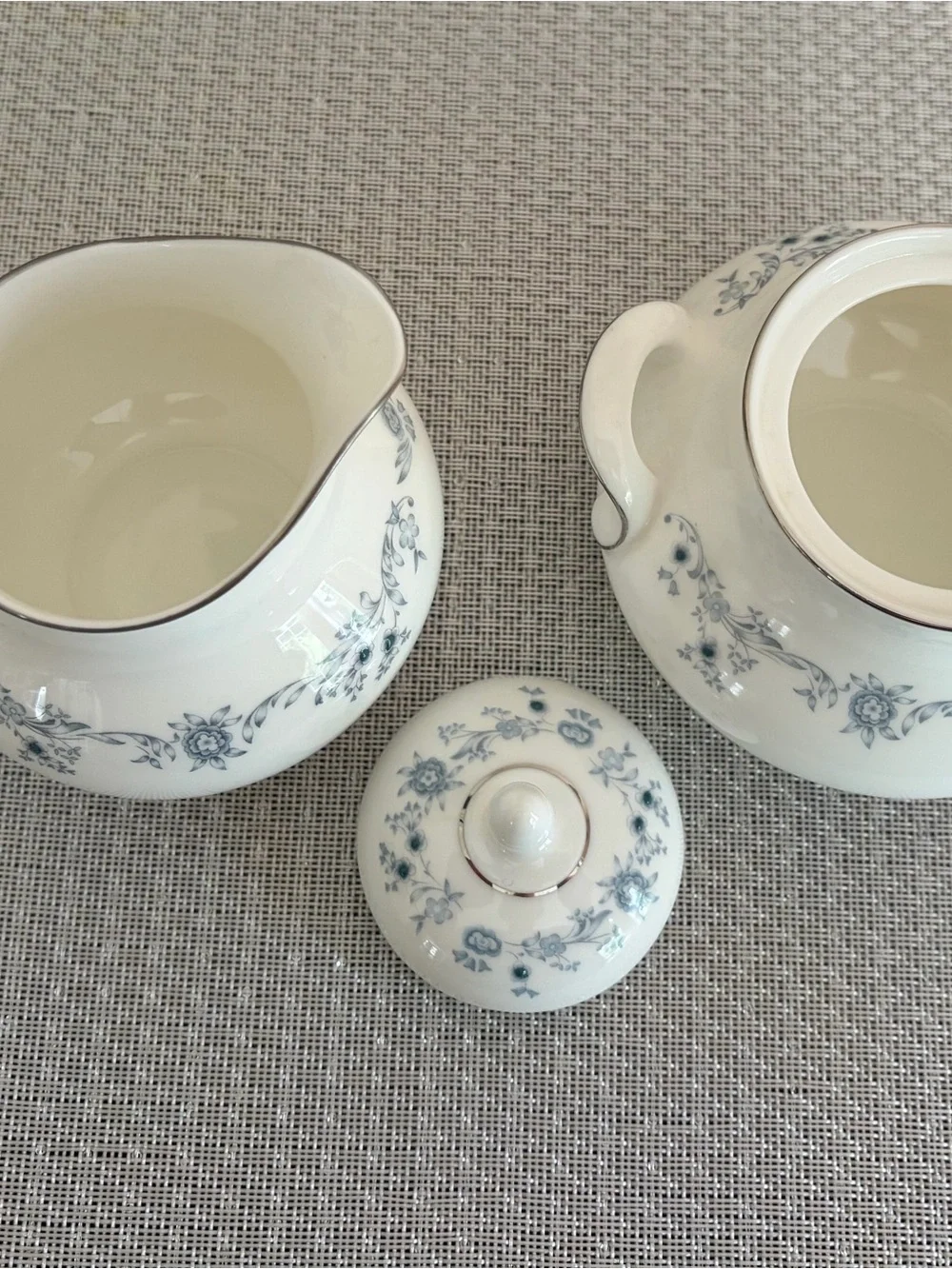 Royal Doulton Angelique Fine Bone China Sugar Bowl & Creamer ,England H 4997